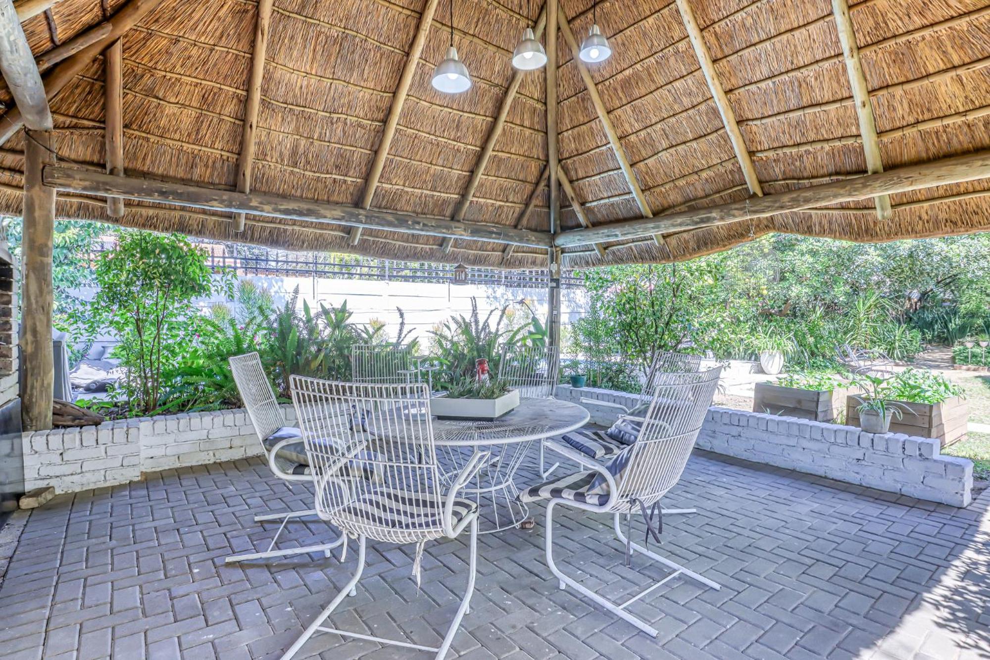 The Bedford Manor Hotel Centurion Bagian luar foto