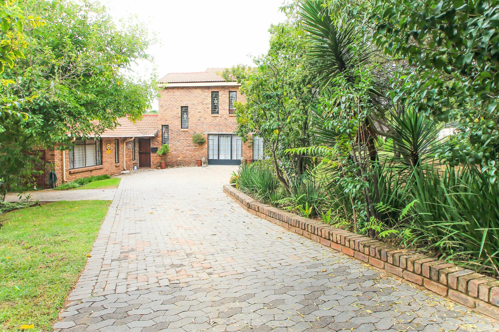 The Bedford Manor Hotel Centurion Bagian luar foto