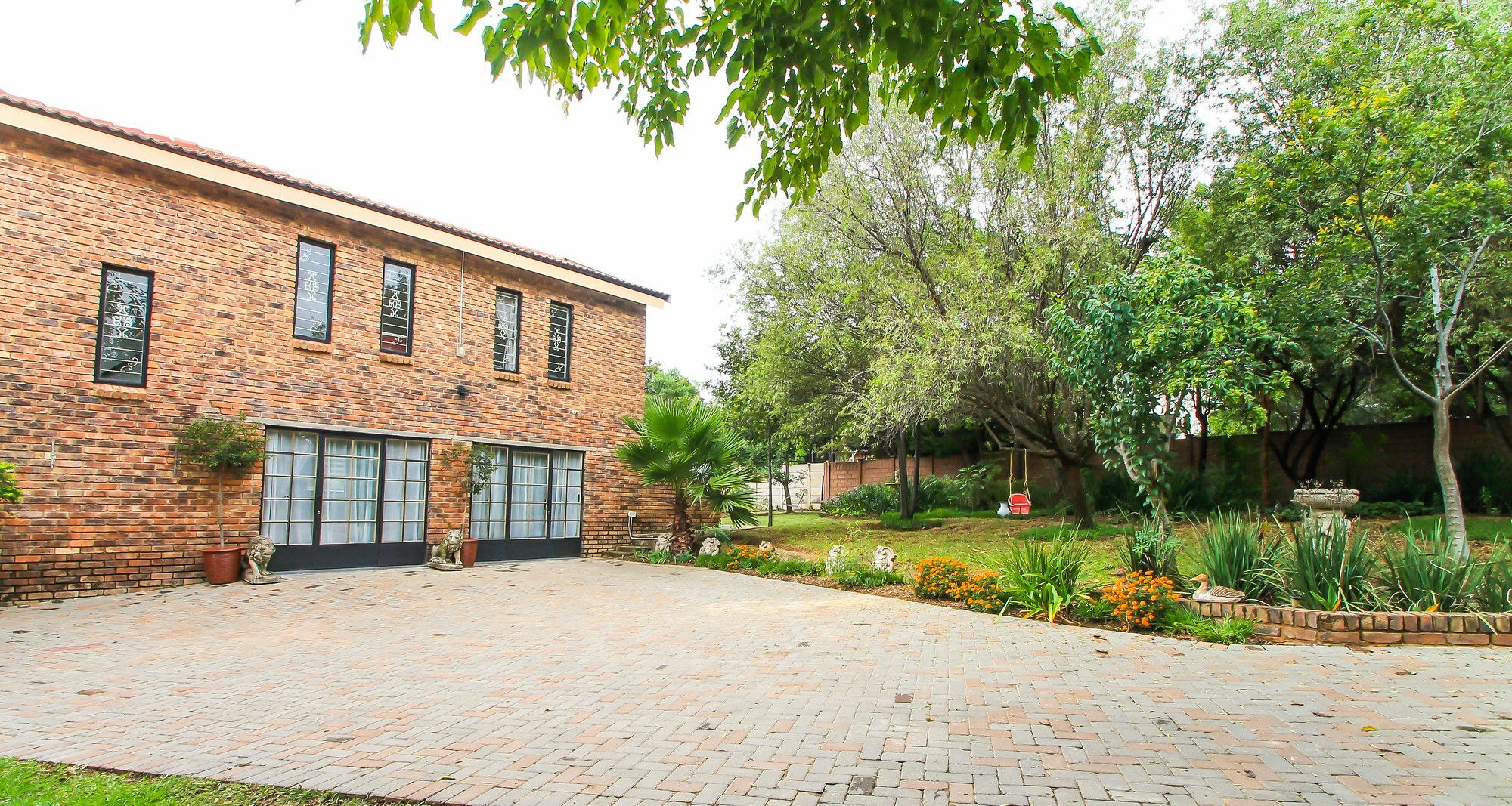 The Bedford Manor Hotel Centurion Bagian luar foto